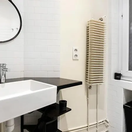 Lovely Mezzanine Near Buttes Chaumont Park * Paris