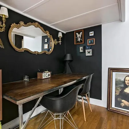 Lovely Mezzanine Near Buttes Chaumont Park Paris