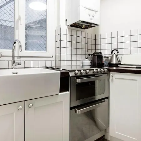 Apartment Lovely Mezzanine Near Buttes Chaumont Park Paris