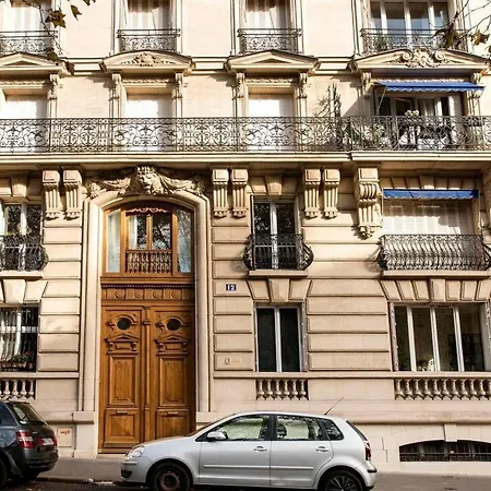 Lovely Mezzanine Near Buttes Chaumont Park Apartment *